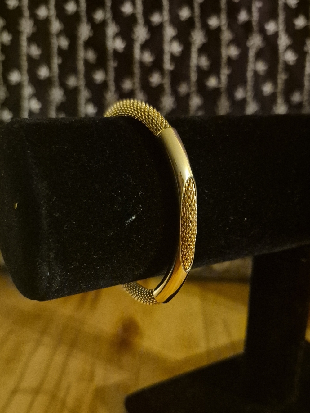 Gold Mesh Accent Women's Bracelet - Elegant Everyday Jewelry